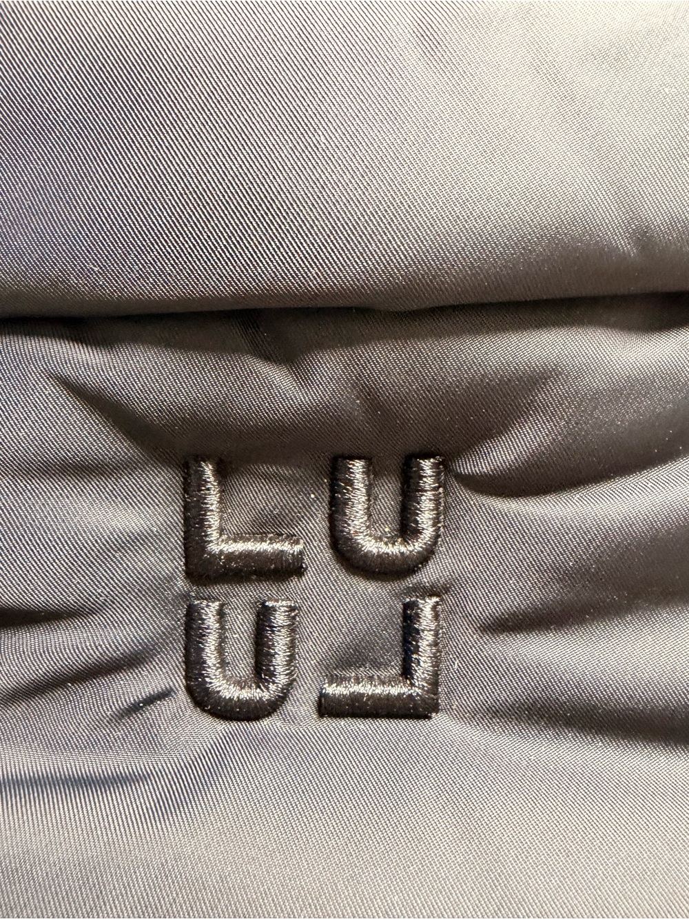 Lululemon On My Level Puffer Tote Bag Small in Black NWT - Picture 4 of 7